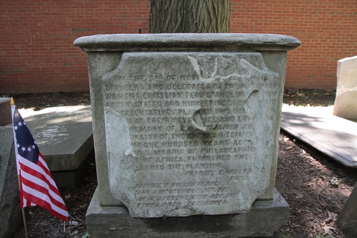 Benjamin Rush's tomb and memorial, Christ Church Cemetery, Philadelphia - 03.jpg